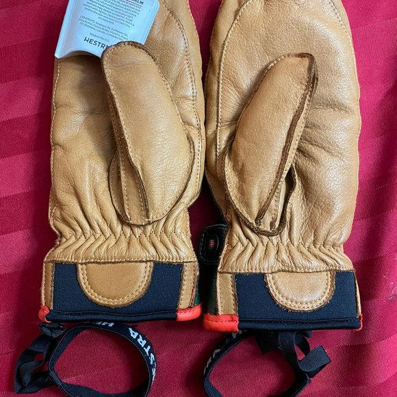 Hestra Leather Wakayama Mittens - Picture 2 of 4